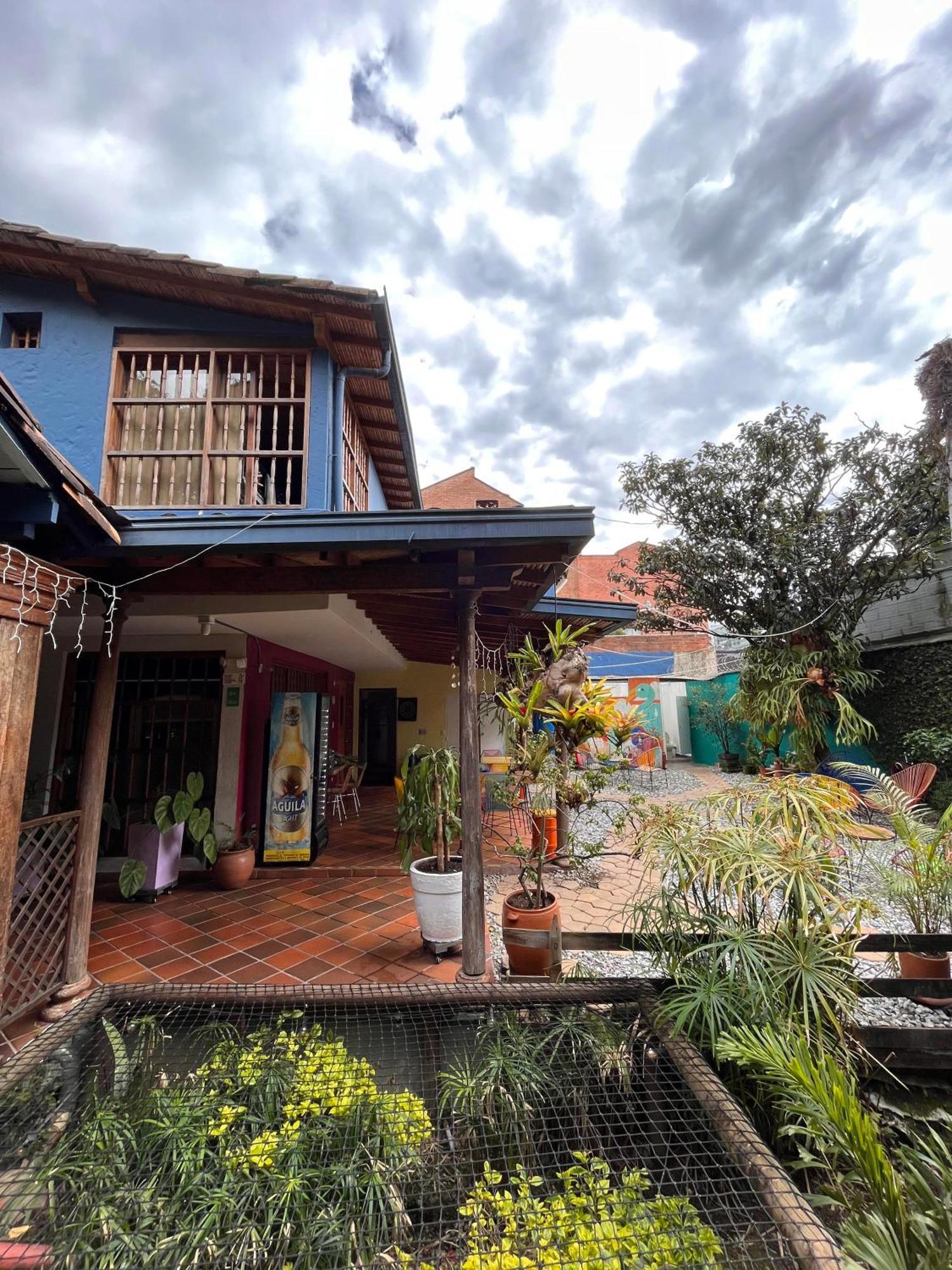 Yolo Hostel Medellín Exterior foto