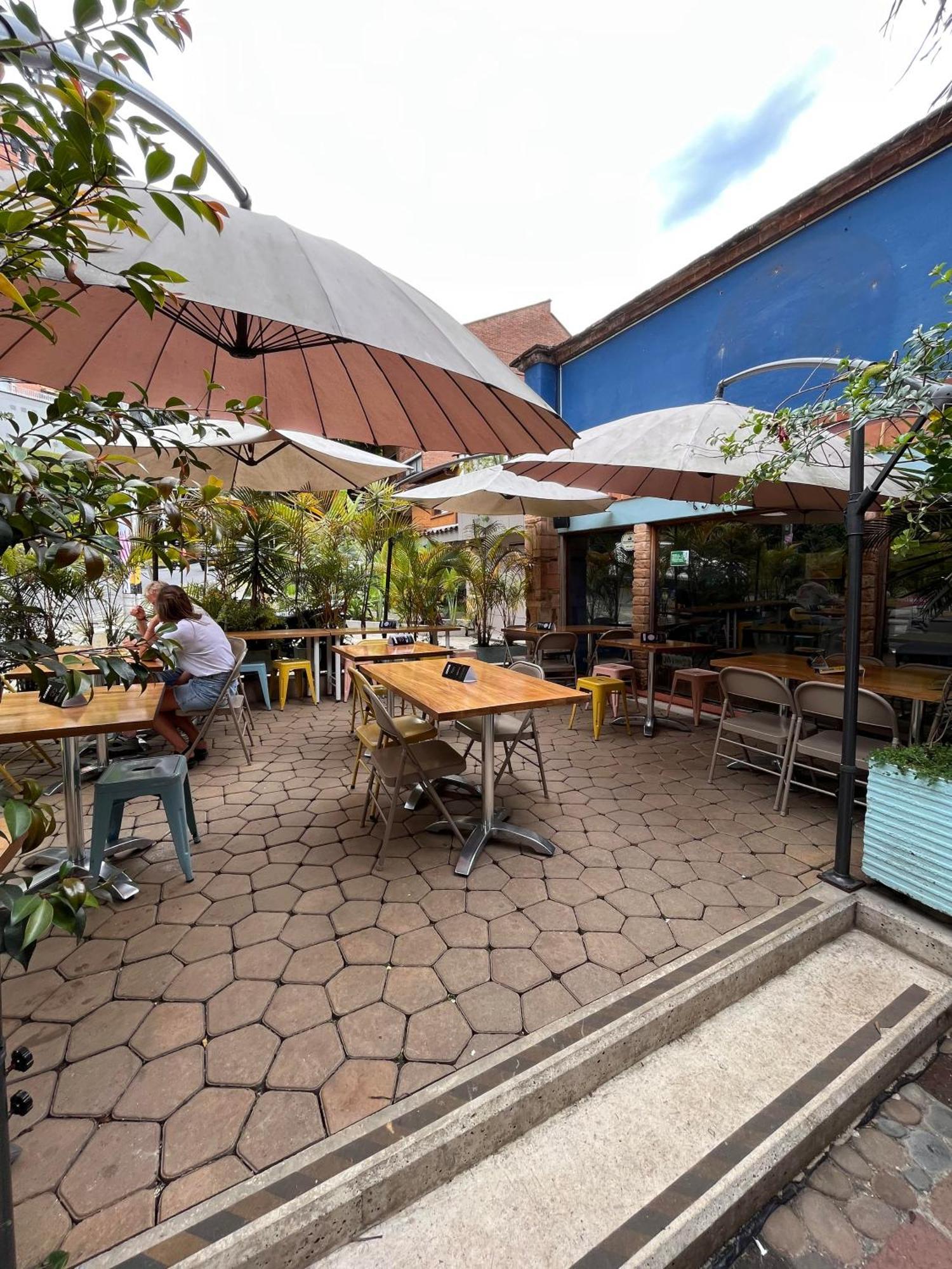 Yolo Hostel Medellín Exterior foto