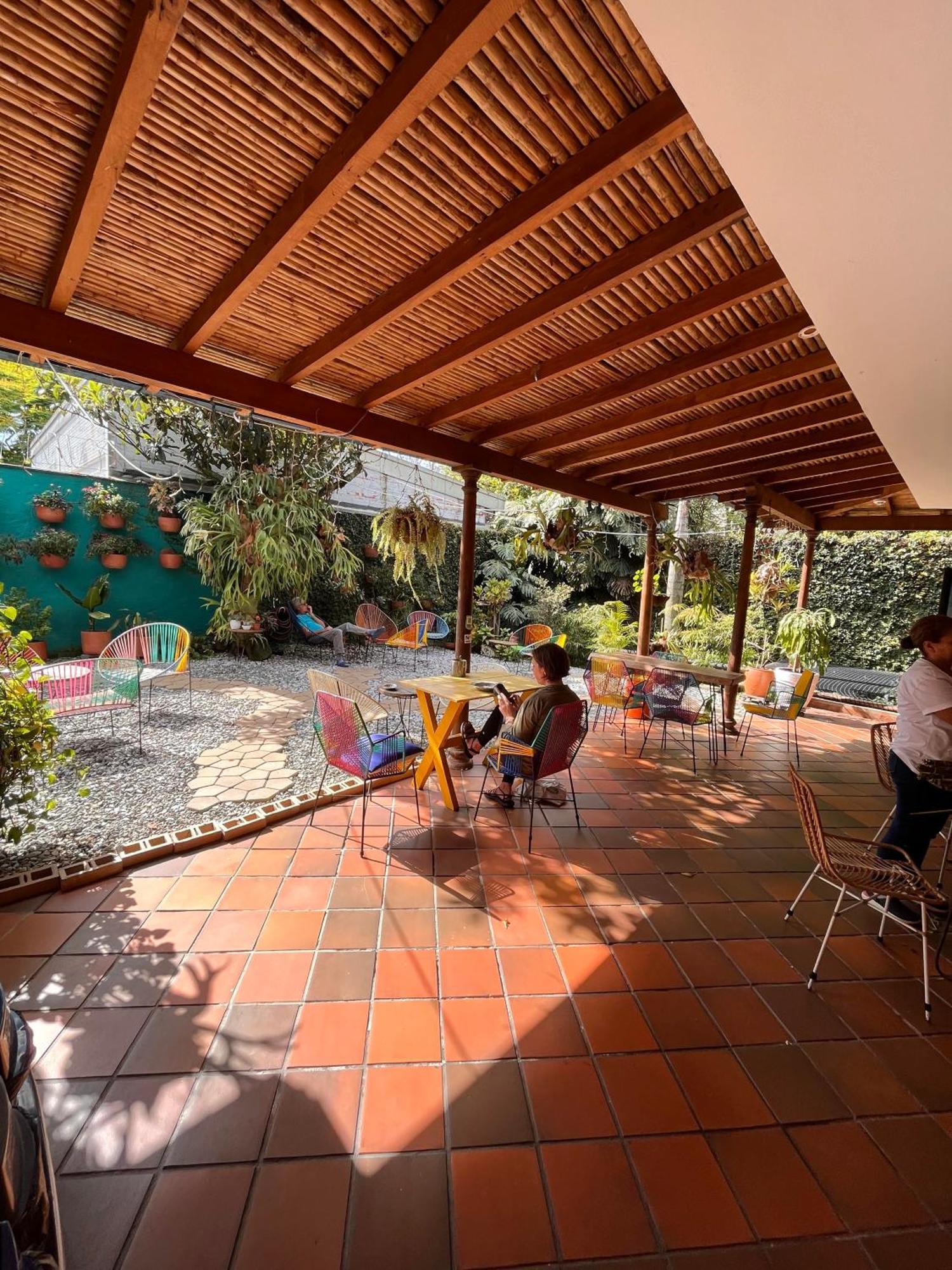 Yolo Hostel Medellín Exterior foto