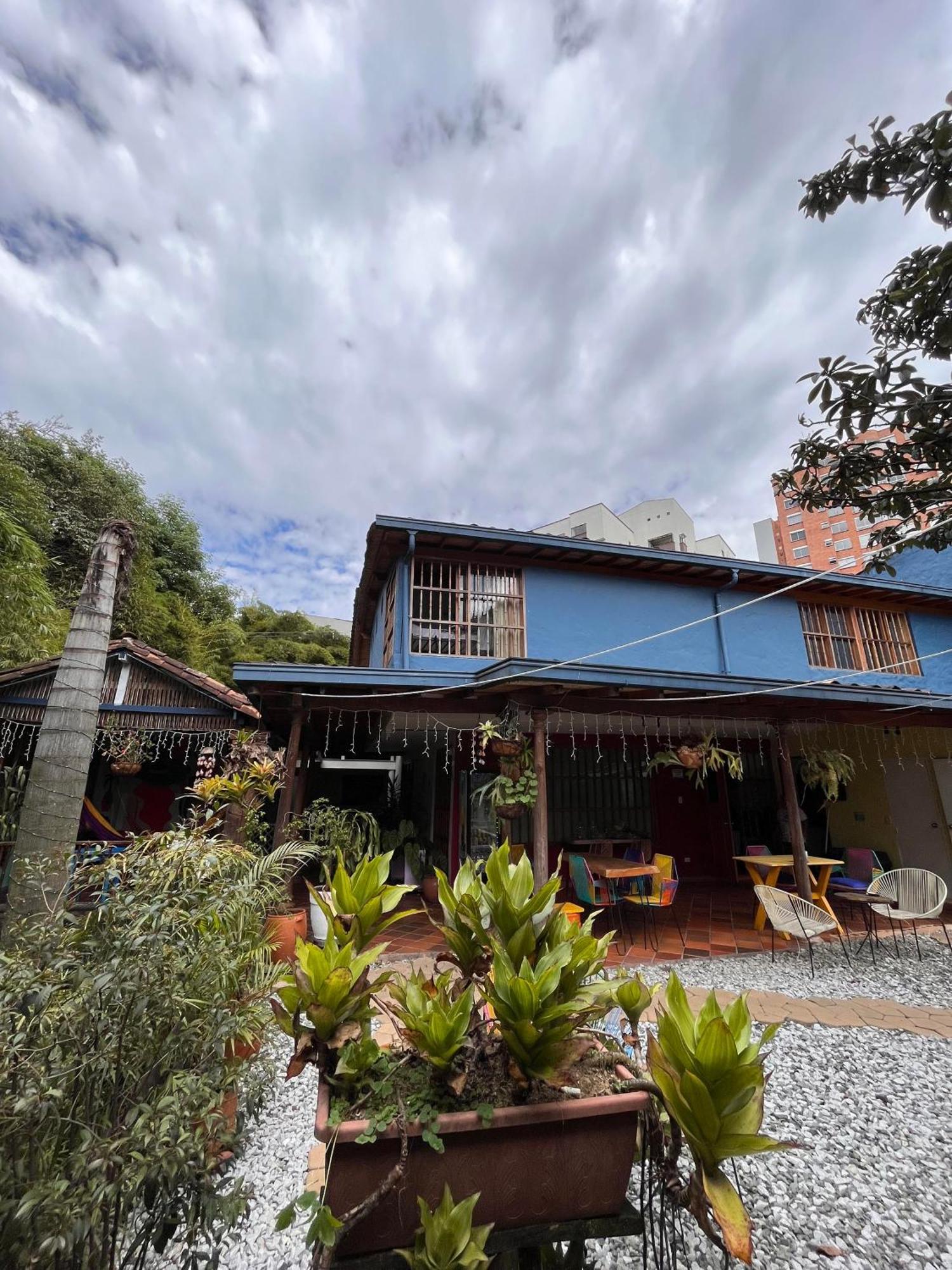 Yolo Hostel Medellín Exterior foto