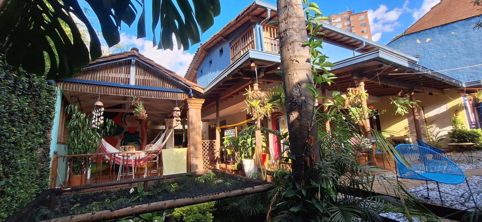 Yolo Hostel Medellín Exterior foto